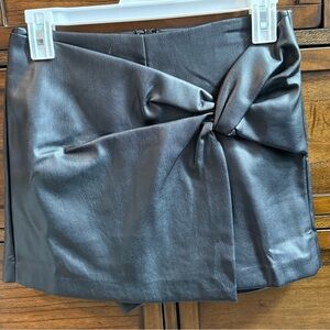 Lulu's Black Faux Leather Mini Skort Size Small